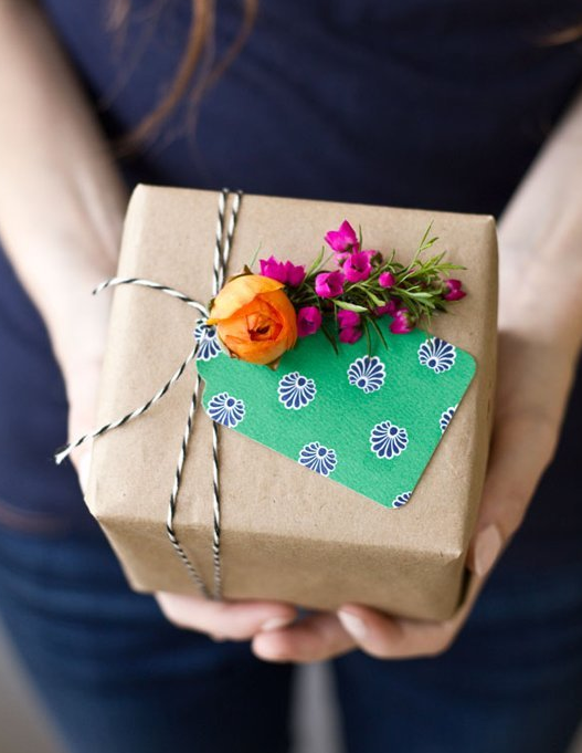 Fresh flower gift wrap ideas